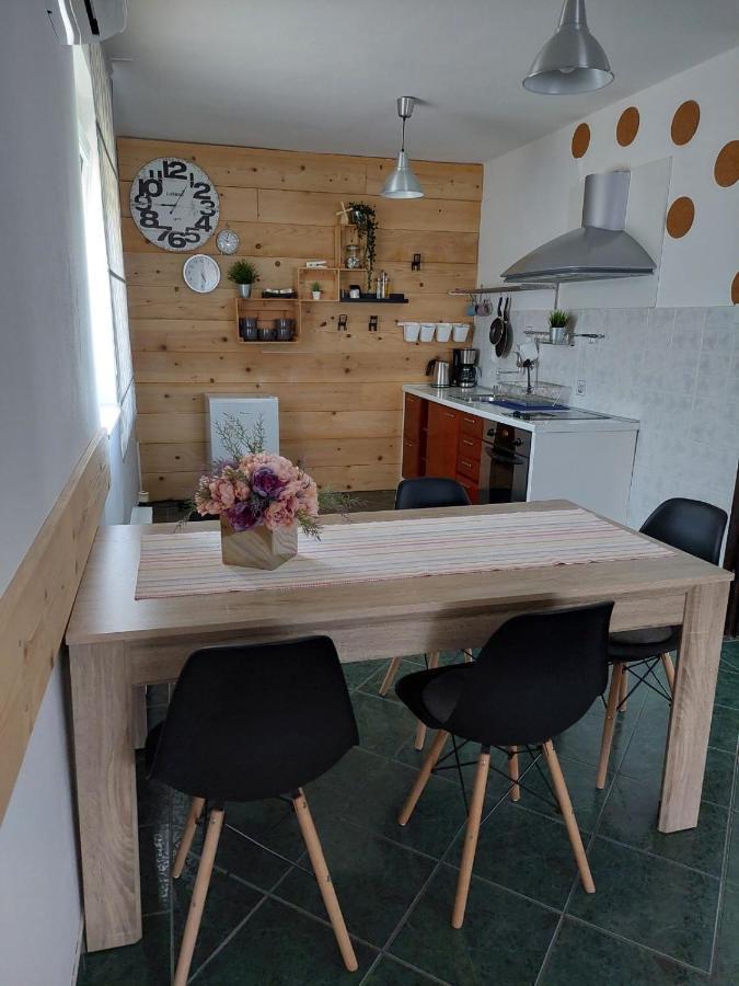 Apartman Hana Drežnik Grad Exterior foto